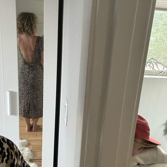 LEOPARD WOMANS DRESS. Size 4-6 - Picture 4 of 4